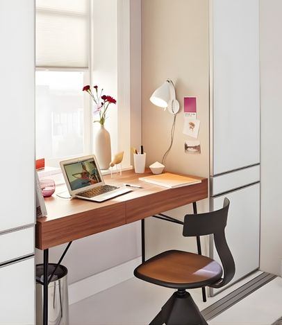 Escritório planejado com móveis personalizados